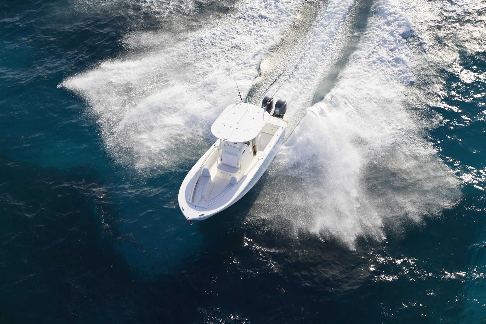 25-regulator-offshore-sportfishing-boat
